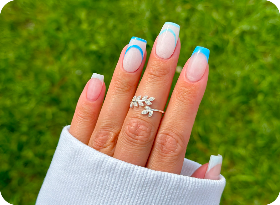 files/fransk-manicure-bla-dippi.png